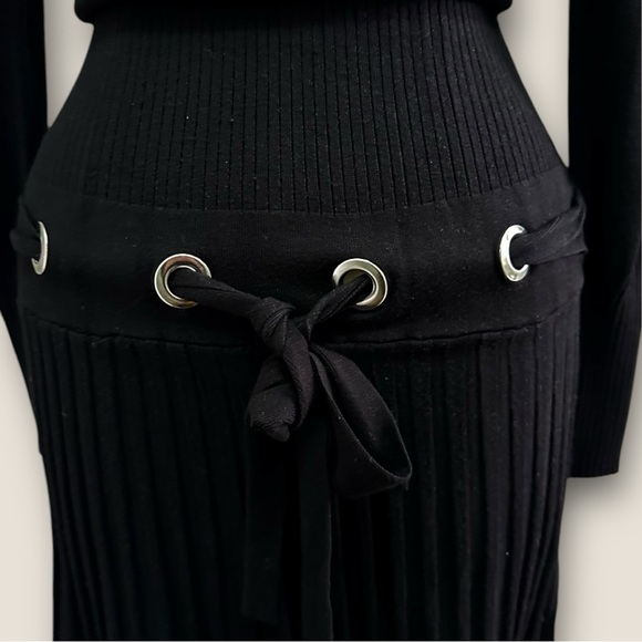 097 Venus |EUC Black Pleated Sweater Turtleneck Dress | Elegant Stylish (size S) - Picture 4 of 9